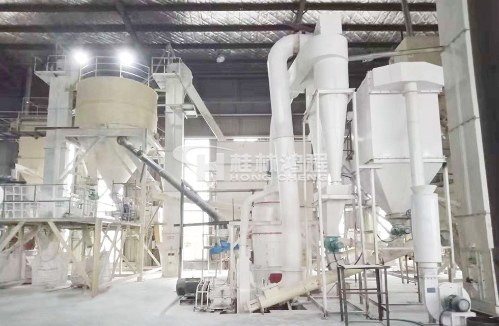 桂林鴻程氧化鈣磨粉設(shè)備325目時產(chǎn)4噸江蘇雷蒙磨粉機生產(chǎn)線客戶現(xiàn)場圖 桂林鴻程氧化鈣磨粉設(shè)備325目時產(chǎn)4噸江蘇雷蒙磨粉機生產(chǎn)線客戶現(xiàn)場圖