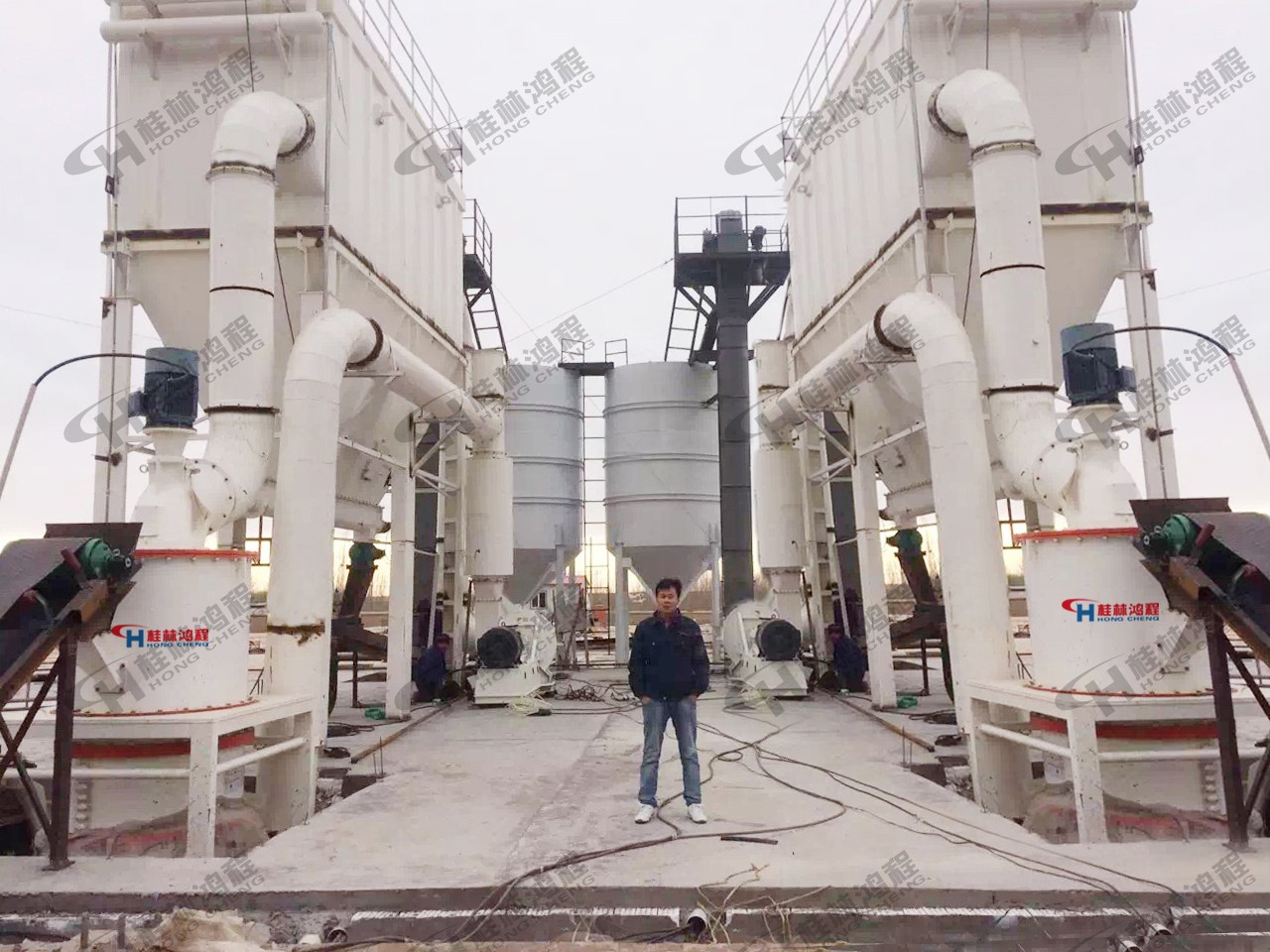 非礦立式磨供應商非礦立式磨廠家HCH超細環輥磨粉機 非礦立式磨供應商非礦立式磨廠家HCH超細環輥磨粉機